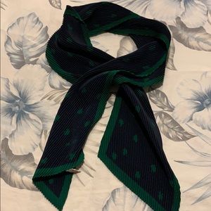 Neck pleated scarf navy and green shamrocks